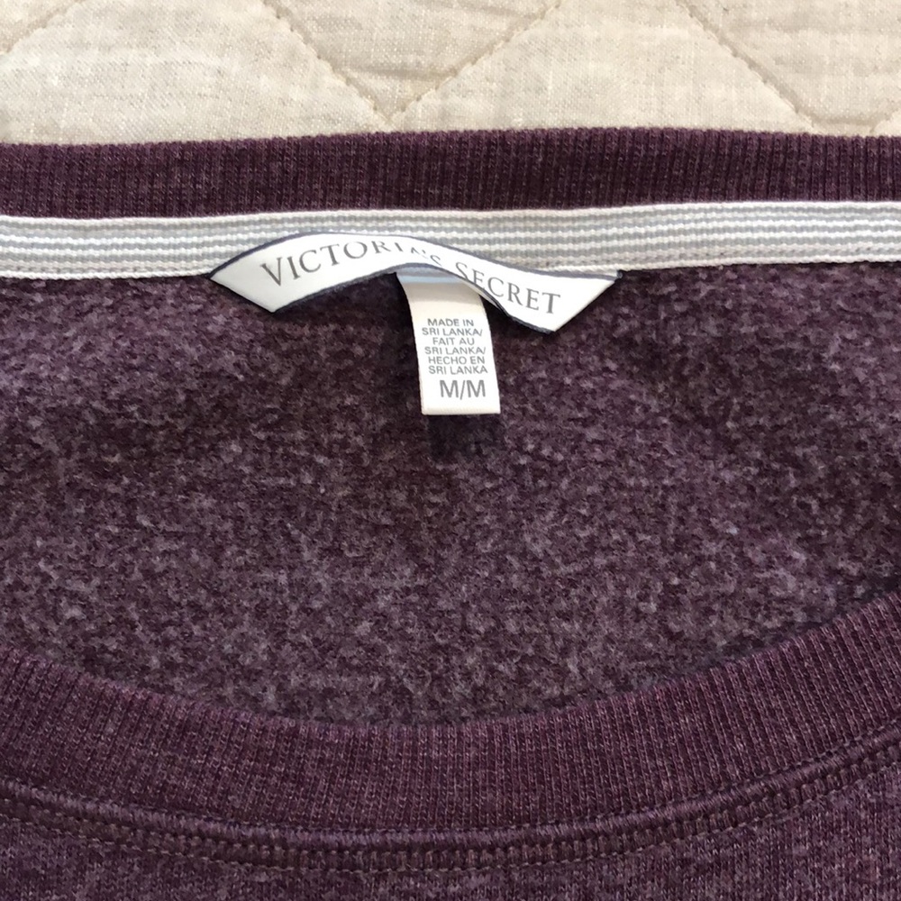 Victoria's Secret Oversize Sweater - Picture 3 of 4